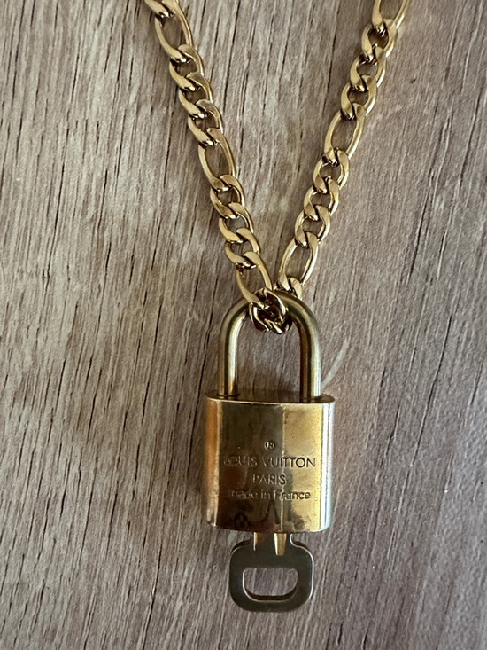 Louis Vuitton Jewelry - Louis Vuitton Gold-Tone Padlock Pendant with key and stainless steel necklace